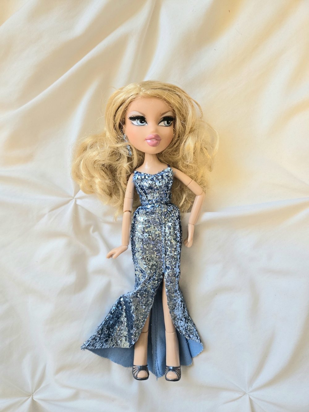 2007 BRATZ The Movie Chloe Doll in Blue Glitter Gown Heels 10" Barbie